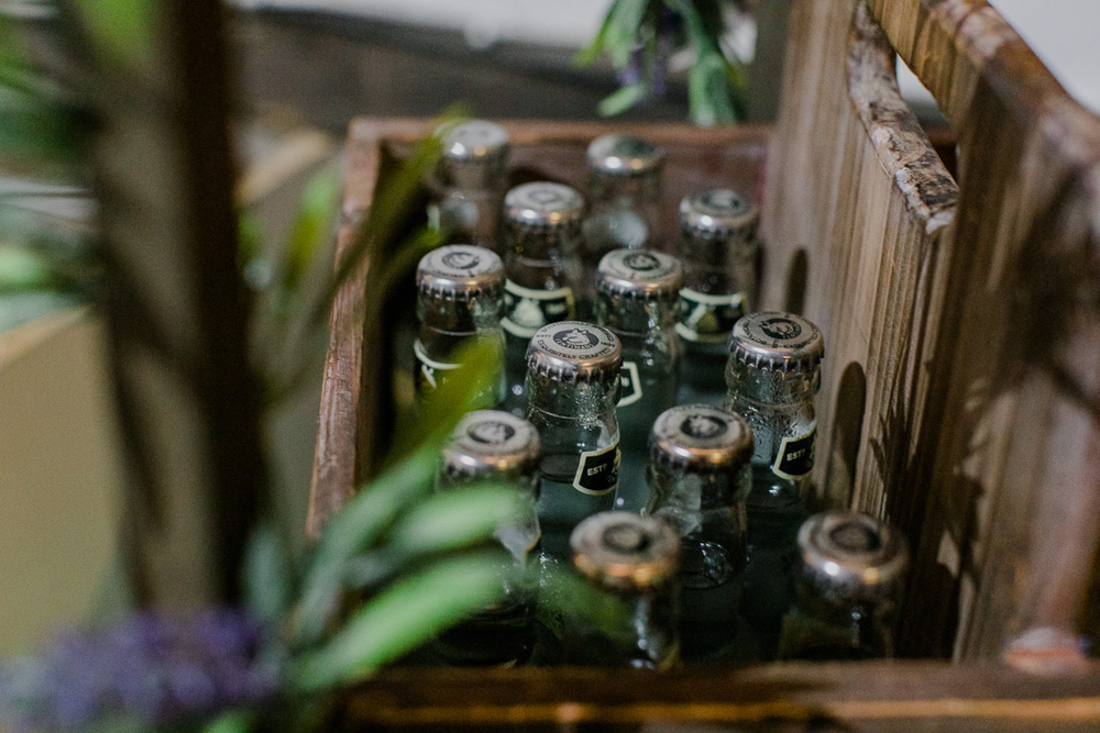 Detailaufnahme von Ginbar– liebevolle Details der Hochzeitstafel